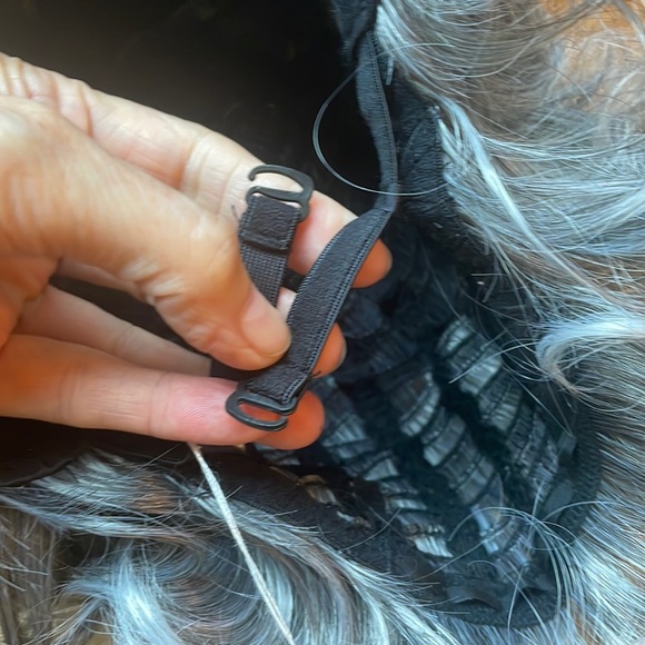 NWT 11” gray silver grey wavy short natural matte wig back curls - Picture 14 of 15